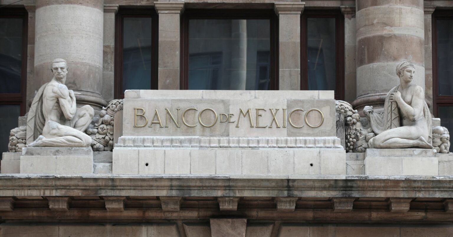 メキシコ中銀、通商の不確実性と新関税で26年の利下げに慎重＝議事要旨 | ロイター