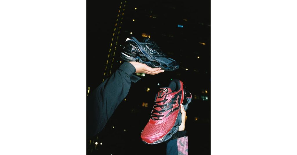 ミズノがライフスタイル向けスニーカー「ウエーブ プロフェシー LS」の新色を発売