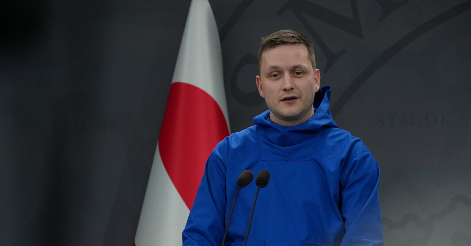 グリーンランド、米より「デンマーク選ぶ」　バンス氏らと14日会談 | ロイター