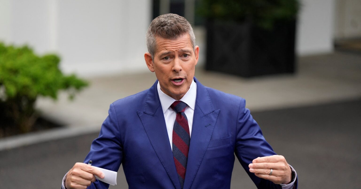 カナダの中国製ＥＶ輸入緩和、「後悔することになる」と米高官 | ロイター