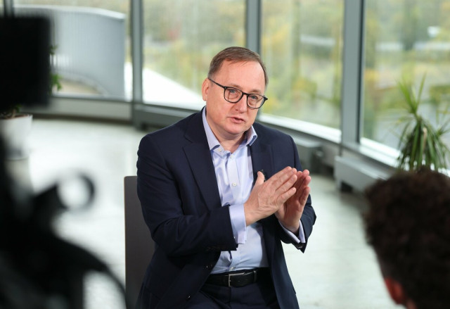 ECBカザークス氏､｢ロシアと戦争状態｣と認識−金融システムの備え必要