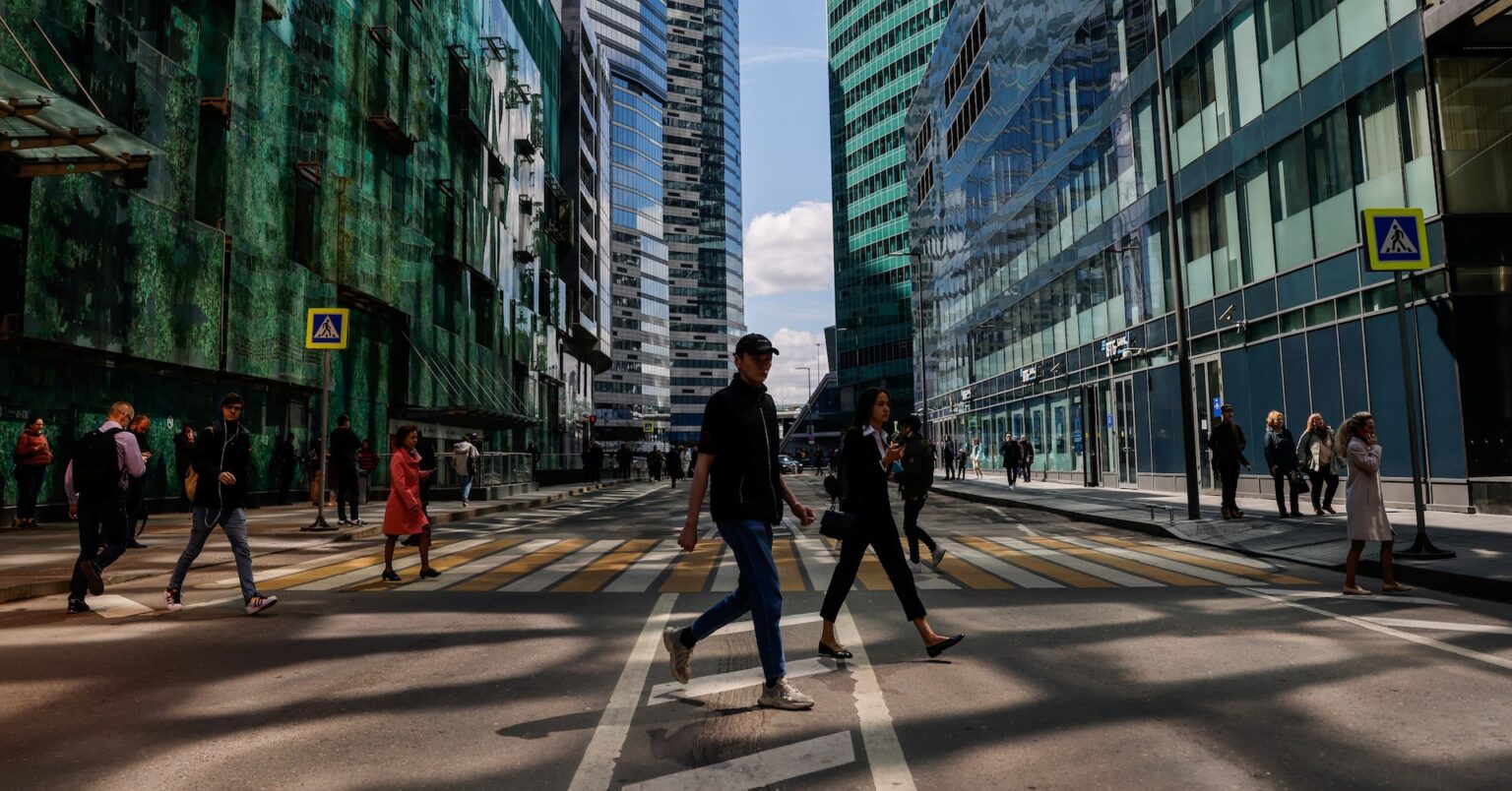 IMF、今年のロシア成長率予想を0.8%に下方修正 | ロイター IMF、今年のロシア成長率予想を0.8%に下方修正 | ロイター