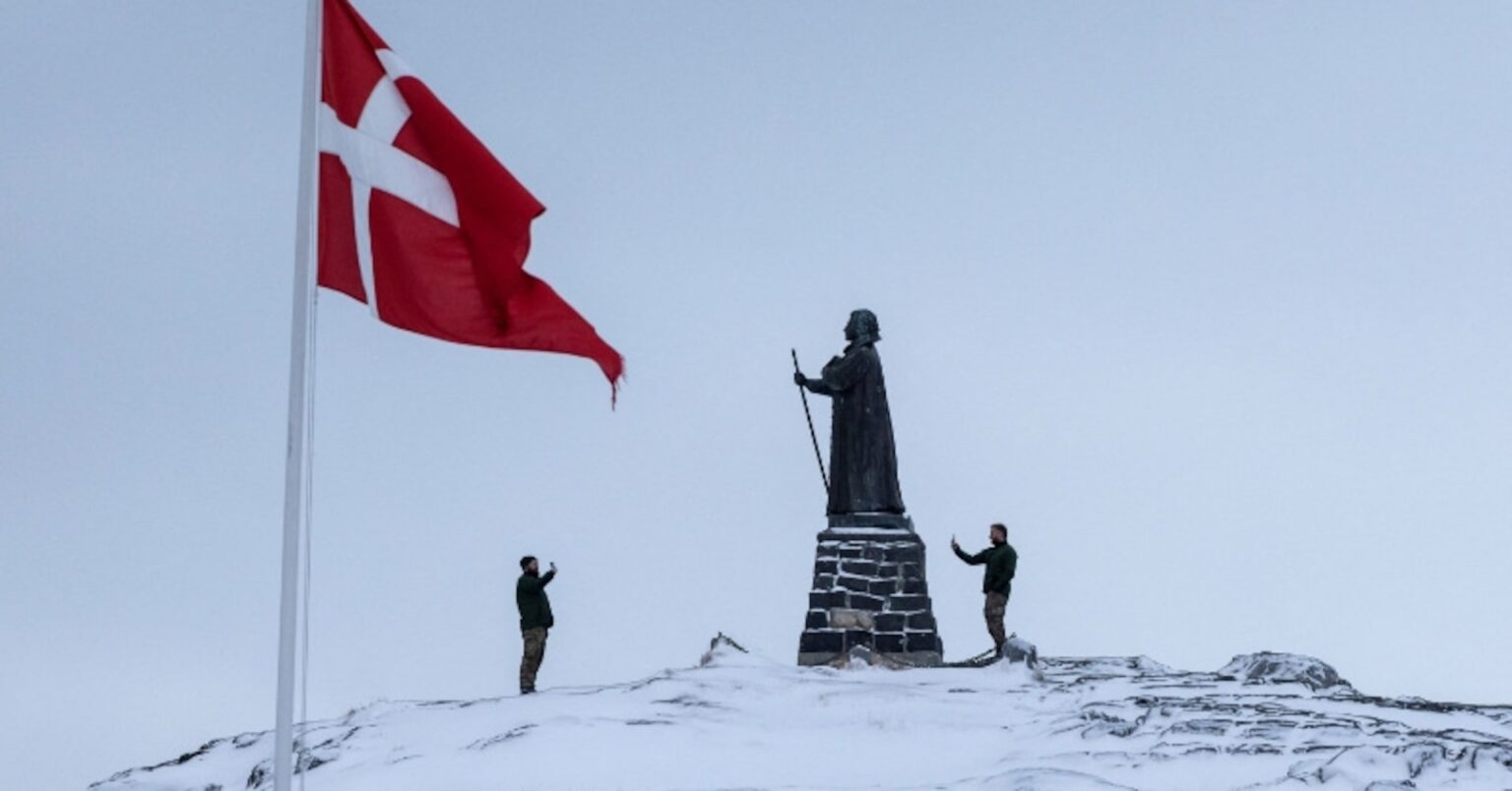 トランプ氏、グリーンランド獲得なら歴史に名残す＝ロシア報道官 | ロイター