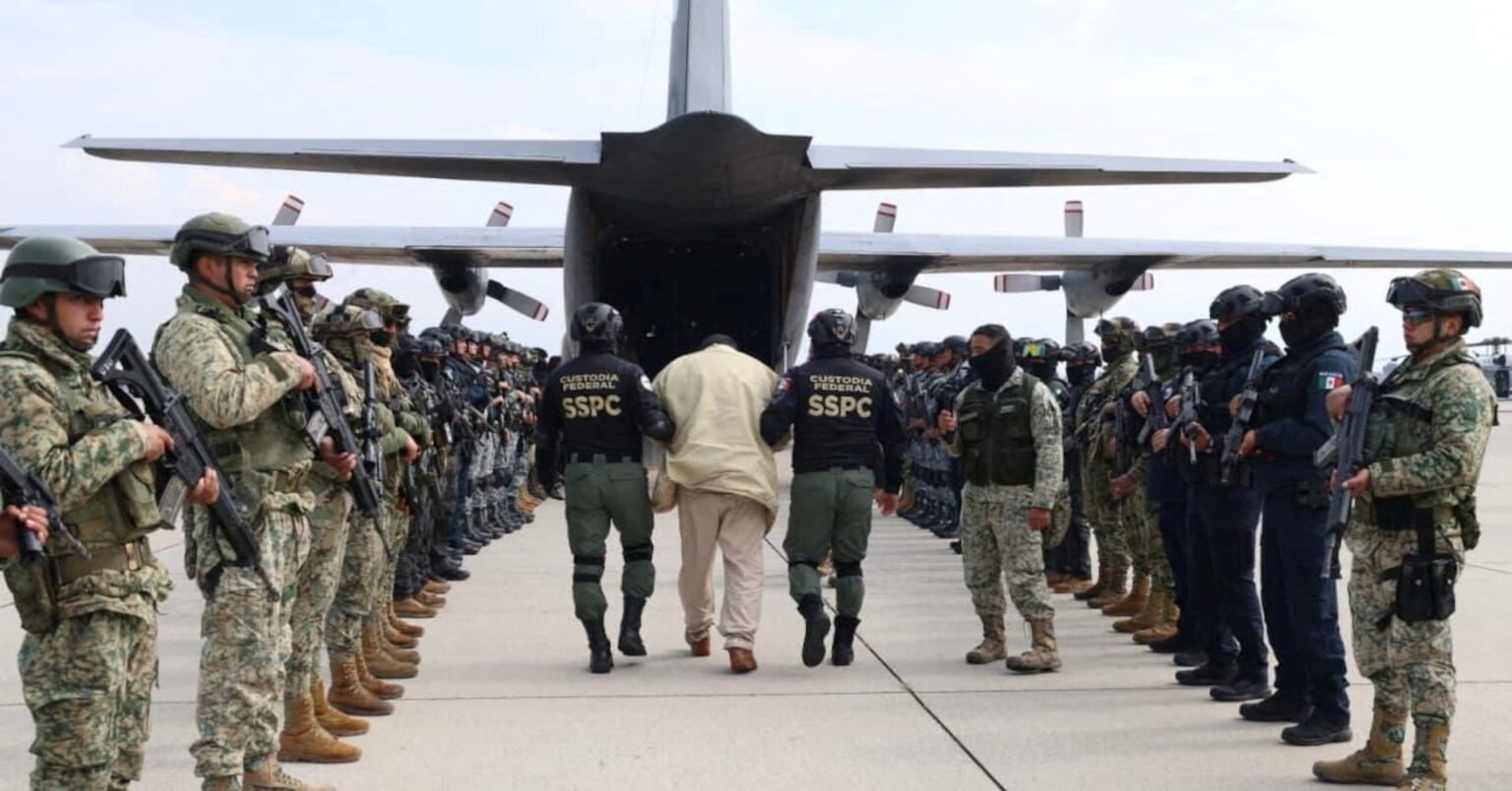 メキシコ、麻薬カルテル関連容疑者37人を米に移送 | ロイター