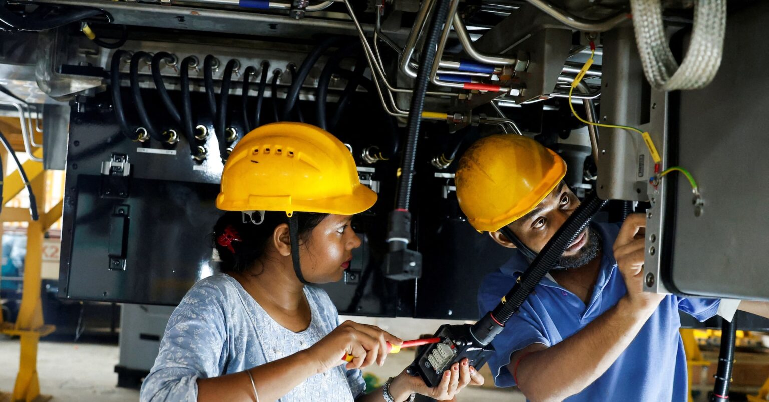 インド経済の成長持続、需要回復で＝中銀報告書 | ロイター
