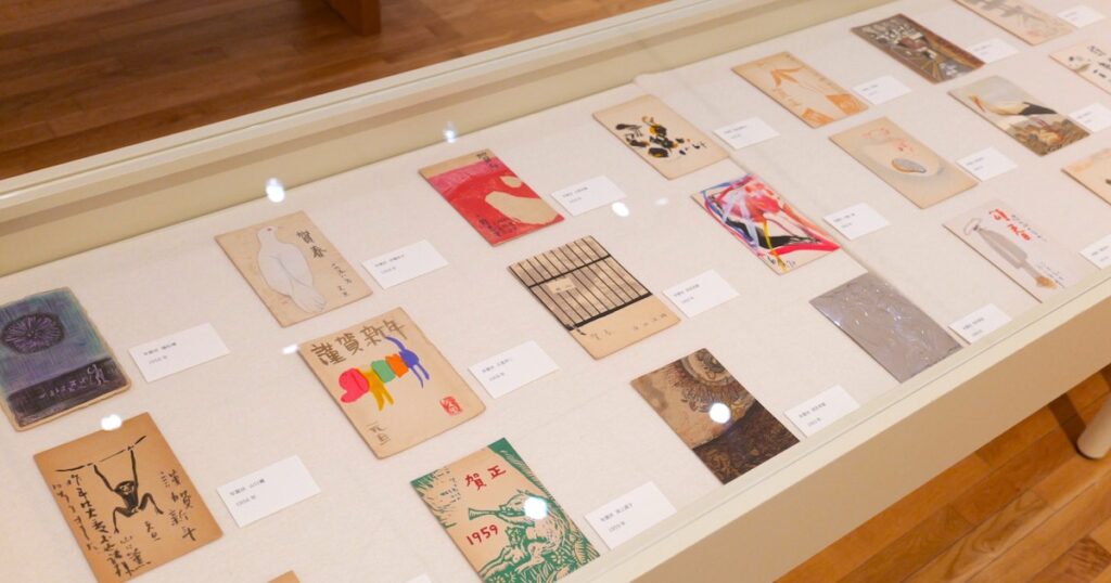 「コレクション展 第3期」小企画「美術編集者・上甲ミドリさんの仕事」（富山県立美術館）会場レポート。アーティストとともに歩んだ編集者の足跡｜美術手帖