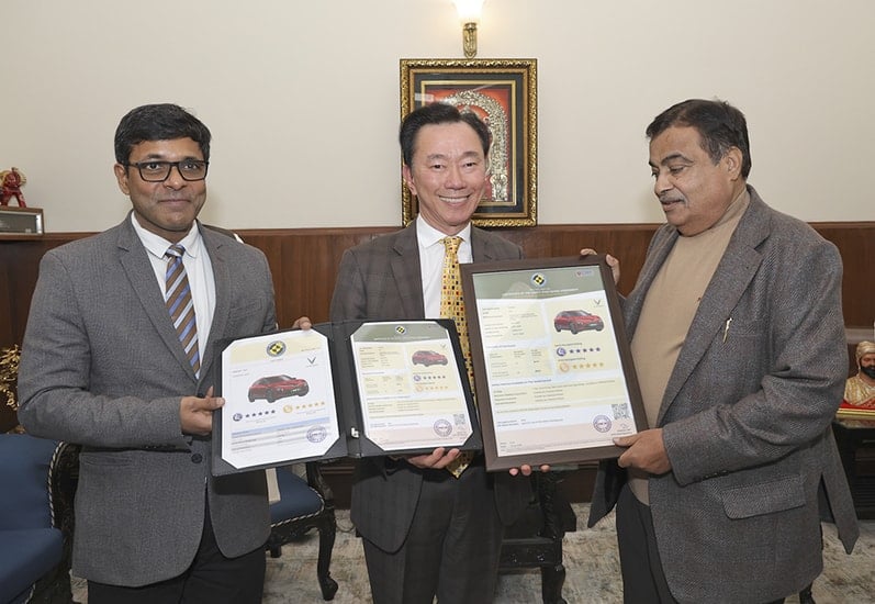 Lễ trao chứng nhận an toàn 5 sao cho VinFast VF 6 và VF 7