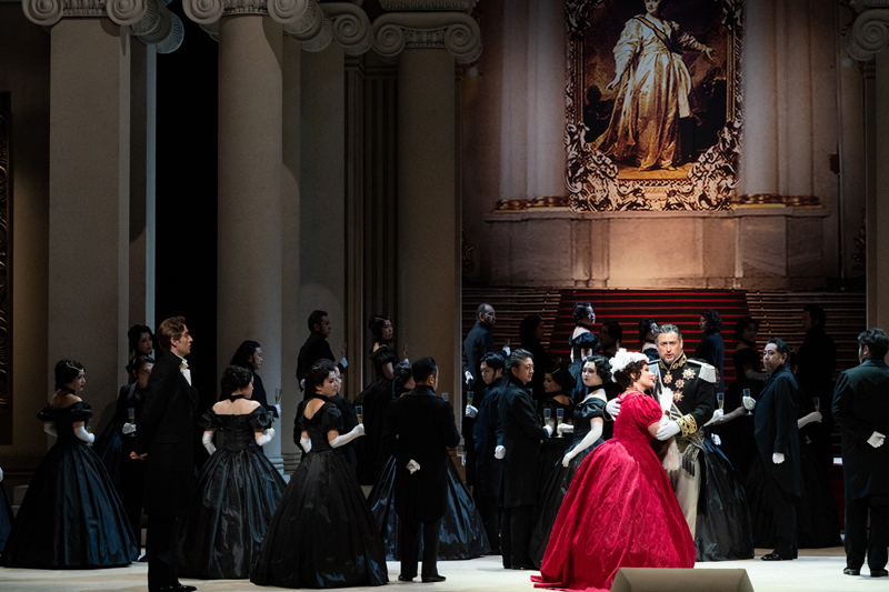 《エフゲニー・オネーギン》2024 撮影：堀田力丸