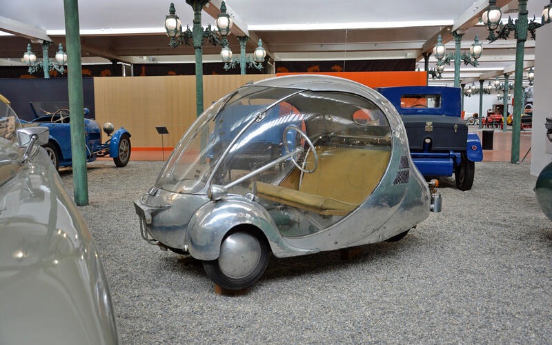 フランスが誇る世界最大の自動車博物館 シテ・ド・ロトモビル訪問記(前編) 奇妙な卵型ワンオフから超高級ブガッティまで | AUTOCAR JAPAN 『シテ・ド・ロトモビル』の貴重なコレクションを一部抜粋して紹介する。