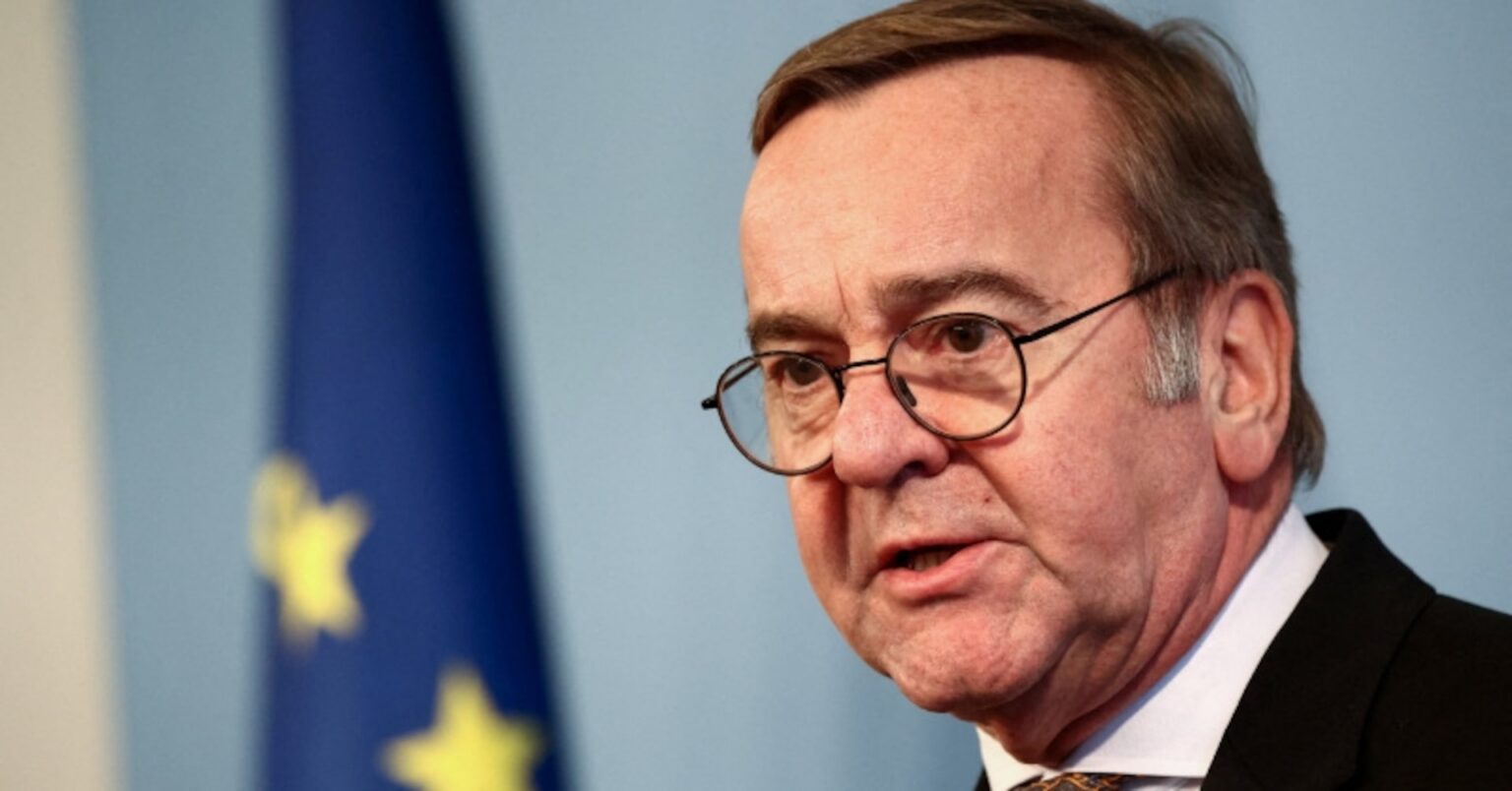 独国防相、トランプ氏に謝罪要求　アフガン紛争巡る発言で | ロイター