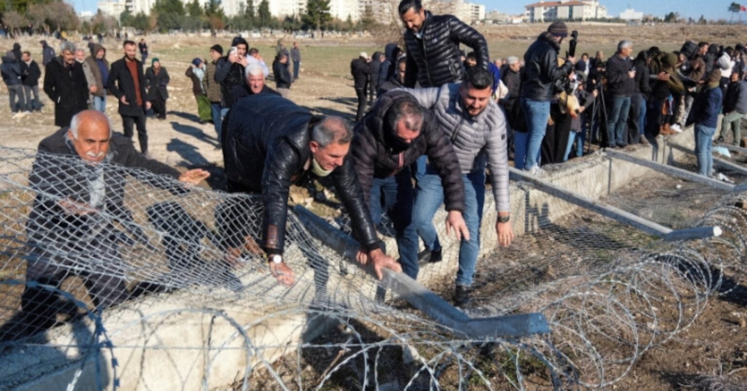 ロシア、シリア北東部の空港から軍撤退＝関係筋 | ロイター