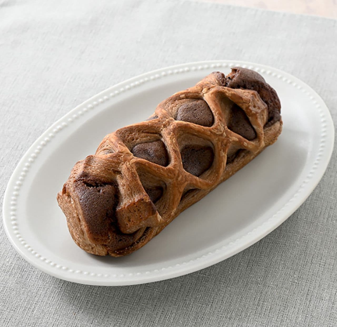 ファミリーマート「ピエール マルコリーニ監修 ショコラデニッシュラズベリー」