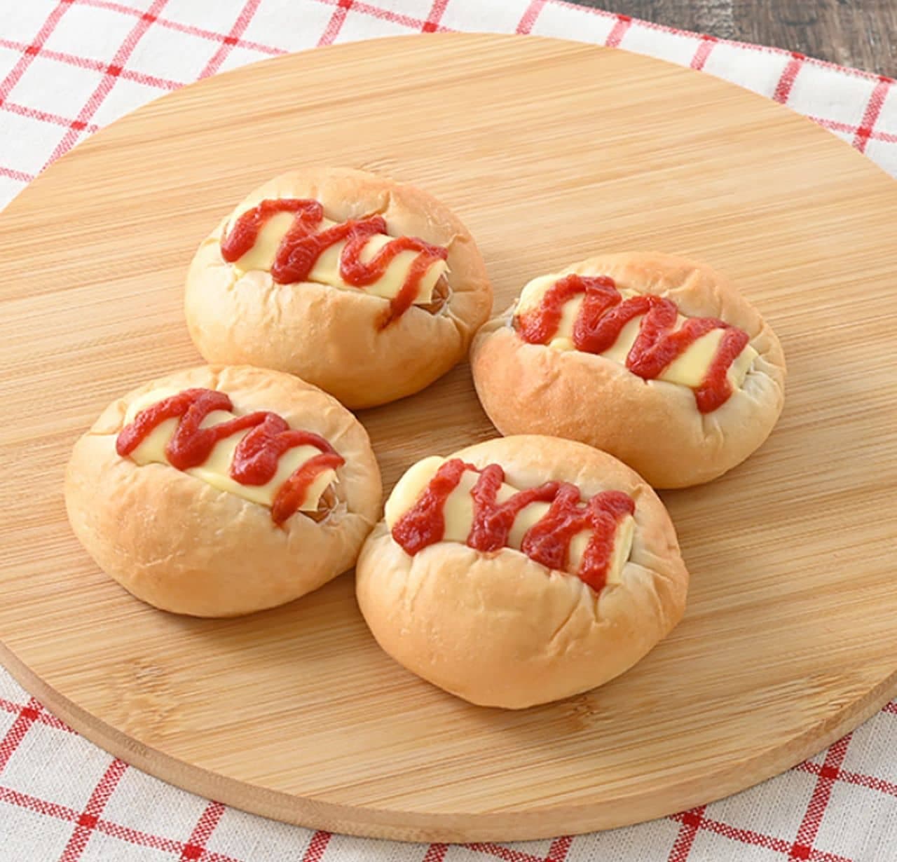 ファミリーマート「ミニウインナーパン4個入」