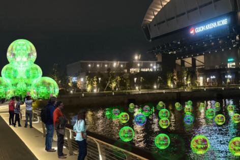 水辺に浮かぶバブル×イルミネーション「神戸バブルミ 2026」兵庫・神戸ウォーターフロントで - ファッションプレス