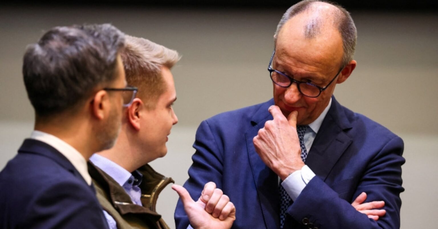 ドイツ首相、急激なドル安に懸念 「輸出に負担」 | ロイター ドイツ首相、急激なドル安に懸念 「輸出に負担」 | ロイター