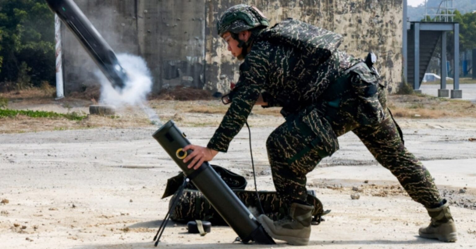 台湾軍、中国の海上侵攻想定し演習　無人機とミサイルで上陸阻止 | ロイター