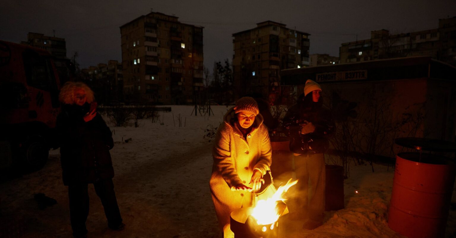 トランプ氏「ロシアがキーウ攻撃1週間停止に同意」、ウクライナ「履行を期待」 | ロイター トランプ氏「ロシアがキーウ攻撃1週間停止に同意」、ウクライナ「履行を期待」 | ロイター