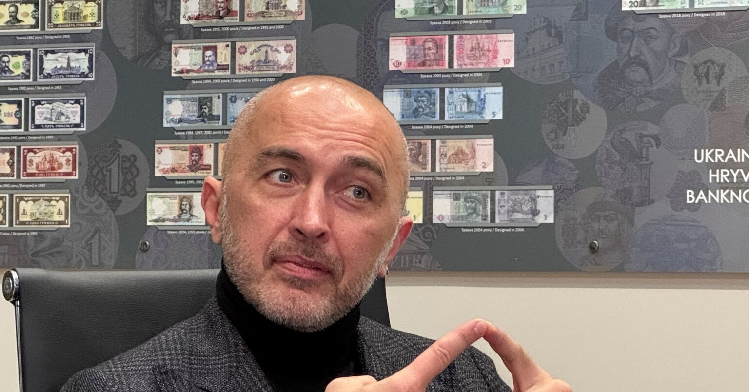 ウクライナ中銀、主要金利１５％に引き下げ　インフレ鈍化で | ロイター