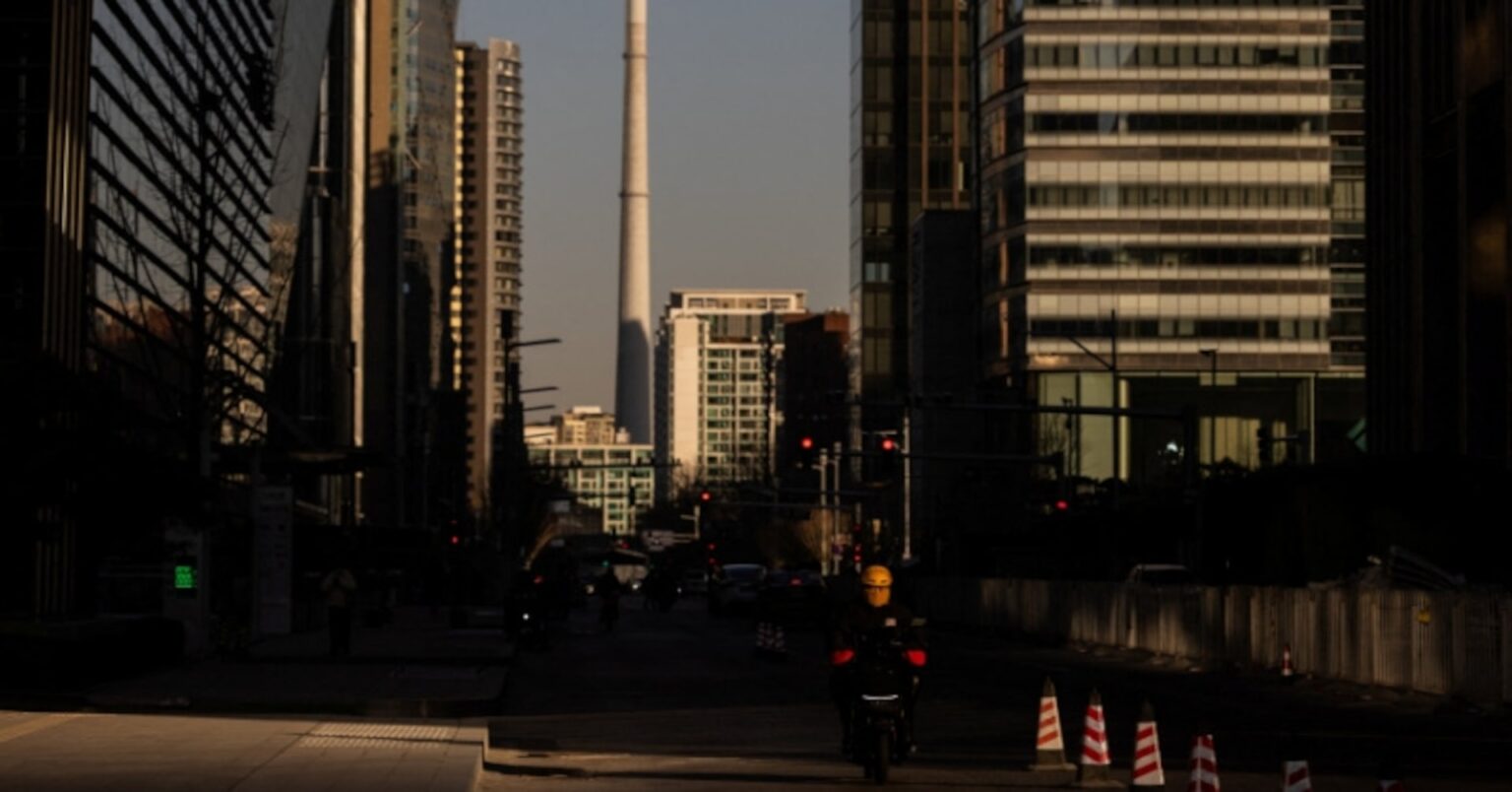 中国の25年歳入が5年ぶり減少、不動産不況と内需低迷で | ロイター 中国の25年歳入が5年ぶり減少、不動産不況と内需低迷で | ロイター