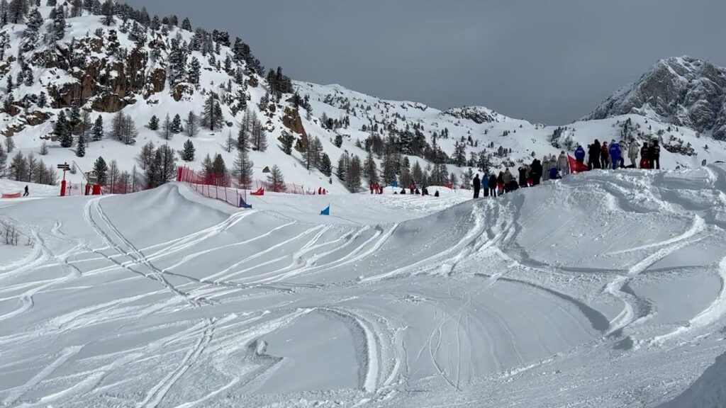 【動画】【スノーボード】FISスノーボードクロスヨーロッパカップ 伊藤恋夏選手 決勝ラウンド② - スポーツナビ「公益財団法人全日本スキー連盟」