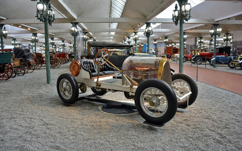 政府がコレクションを買い取り、1982年に現在の形で博物館を開設した。