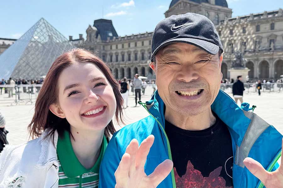 2025年の夏、アマンディーヌさんは義父と一緒に初めて渡仏【写真提供：アマンディーヌ】