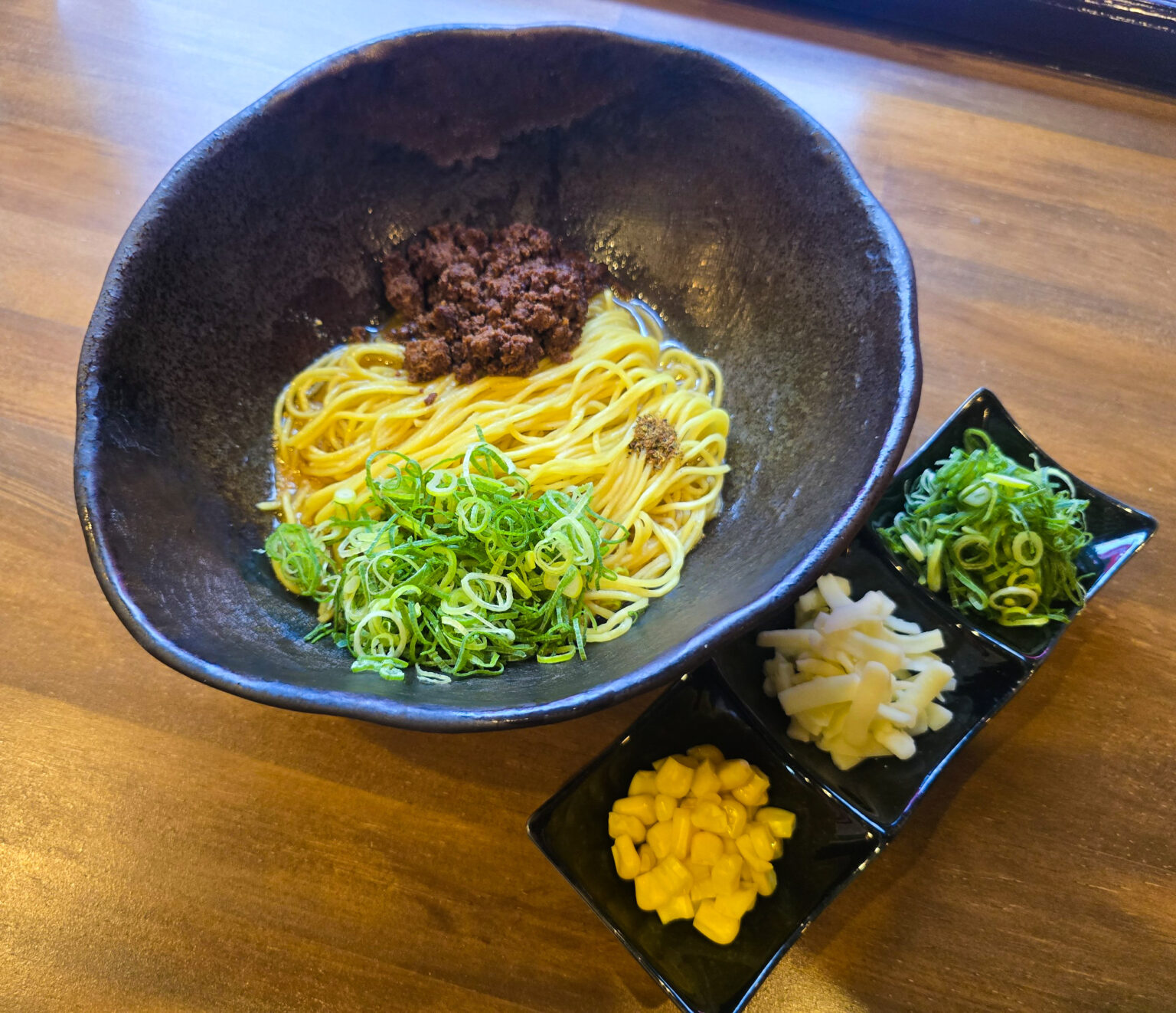 ［オープン］山陰初！「汁なし担担麺 階杉 米子店」辛さも痺れも自由自在に楽しめる一杯 | 鳥取マガジン