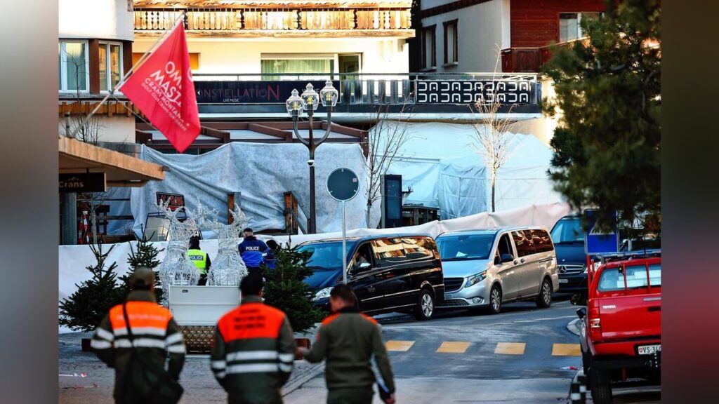 新年祝うスイス南部のバーで火災、40人死亡・115人けが…花火つけたシャンパンボトル掲げ天井から燃えたか – 読売新聞オンライン 新年祝うスイス南部のバーで火災、40人死亡・115人けが…花火つけたシャンパンボトル掲げ天井から燃えたか - 読売新聞オンライン
