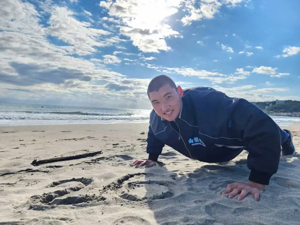 【記事全文】今秋ドラフト1位候補の山梨学院・菰田　決意新たに地元・千葉の砂浜で始動「全て勝つ」 - スポニチ Sponichi Annex 野球