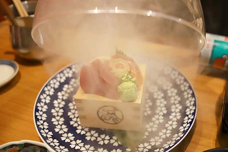 「ほのか名物 鮮魚の升盛り～煙～」1,078円