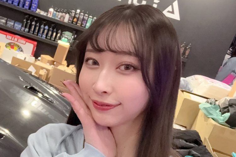 下半身をズームで“どアップ”》「バレないように隣のブースから…」レースクイーン・瀬名ひなのが明かした卑劣な”マナー違反撮影“、SNSの誹謗中傷に「『コンパニオンいらない』は暴論」（NEWSポストセブン - Yahoo!ニュース