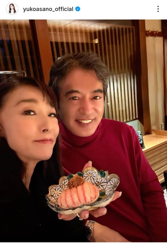 ６５歳・浅野ゆう子 イケメン夫を顔出し！「美男美女」「ダンディー」「俳優さんかと」５０代で電撃再婚（スポーツ報知） - Yahoo!ニュース