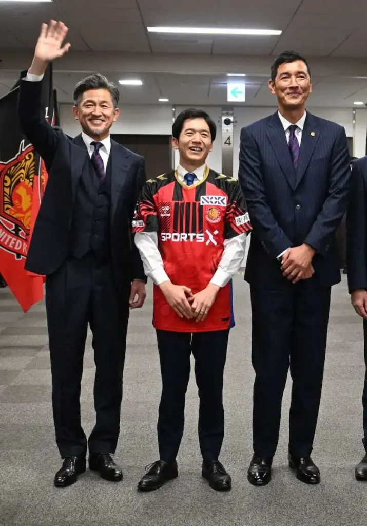 J3福島　カズ　「円盤餃子」で決起集会「全部払う気だったけど…」　表敬訪問受けた市長は「かっこいい」 - スポニチ Sponichi Annex サッカー