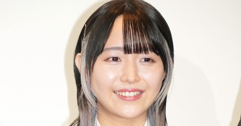 声優・羊宮妃那、黒染めでイメチェン＆ミニスカ学生服の“やんちゃ”姿で登壇 堀江瞬「違和感ない」 - オリコンニュース