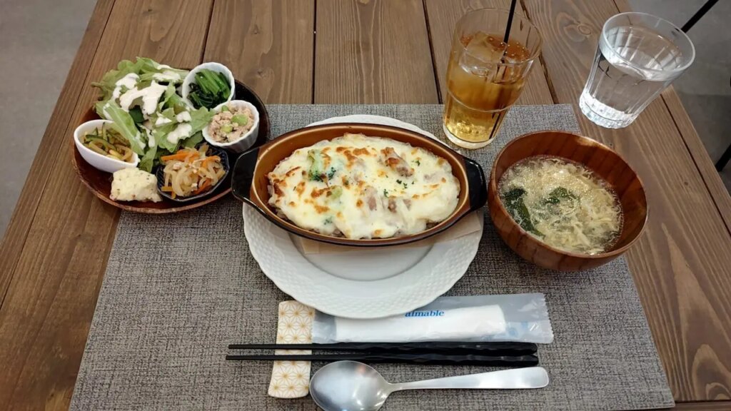 喫茶 ツキアカリ