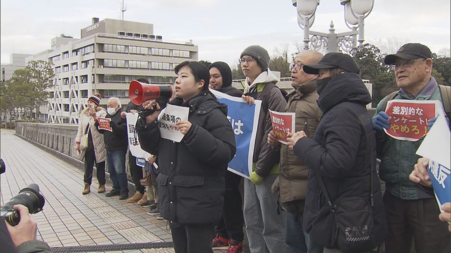 三重県が外国人職員の採用取りやめ検討 あすから県民にアンケート実施予定の中… 大学教授らが抗議「アンケートそのものが差別」（CBCテレビ） - Yahoo!ニュース