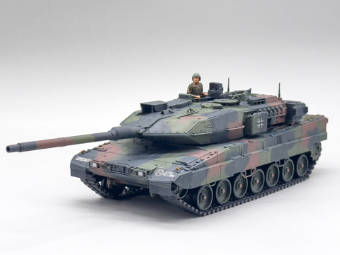 タミヤ「1/48 ドイツ連邦軍主力戦車 レオパルト2 A7V」を全塗装（HOBBY Watch）