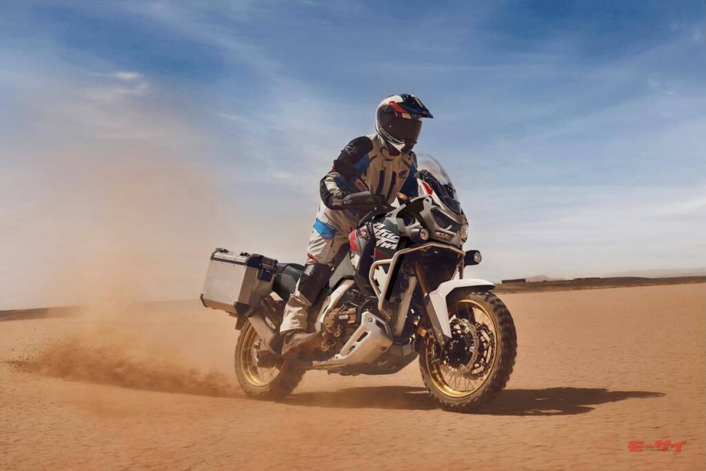 【ホンダ CRF1100L アフリカツイン アドベンチャースポーツ ES デュアルクラッチトランスミッション】カラーリング変更で2月19日発売。価格225万5000円！（モーサイ）