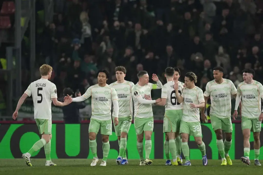 【欧州リーグ】旗手　先制弾も前半で退場…10人セルティックが薄氷ドロー　前田はフル出場で1アシスト - スポニチ Sponichi Annex サッカー