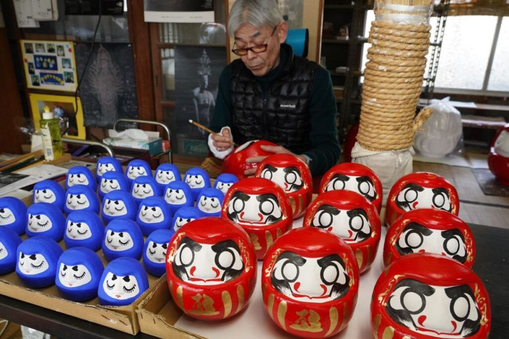 玉島だるま 生産ピーク　岡山県倉敷市の中桐夫妻、一つ一つ丁寧に（山陽新聞デジタル） - Yahoo!ニュース