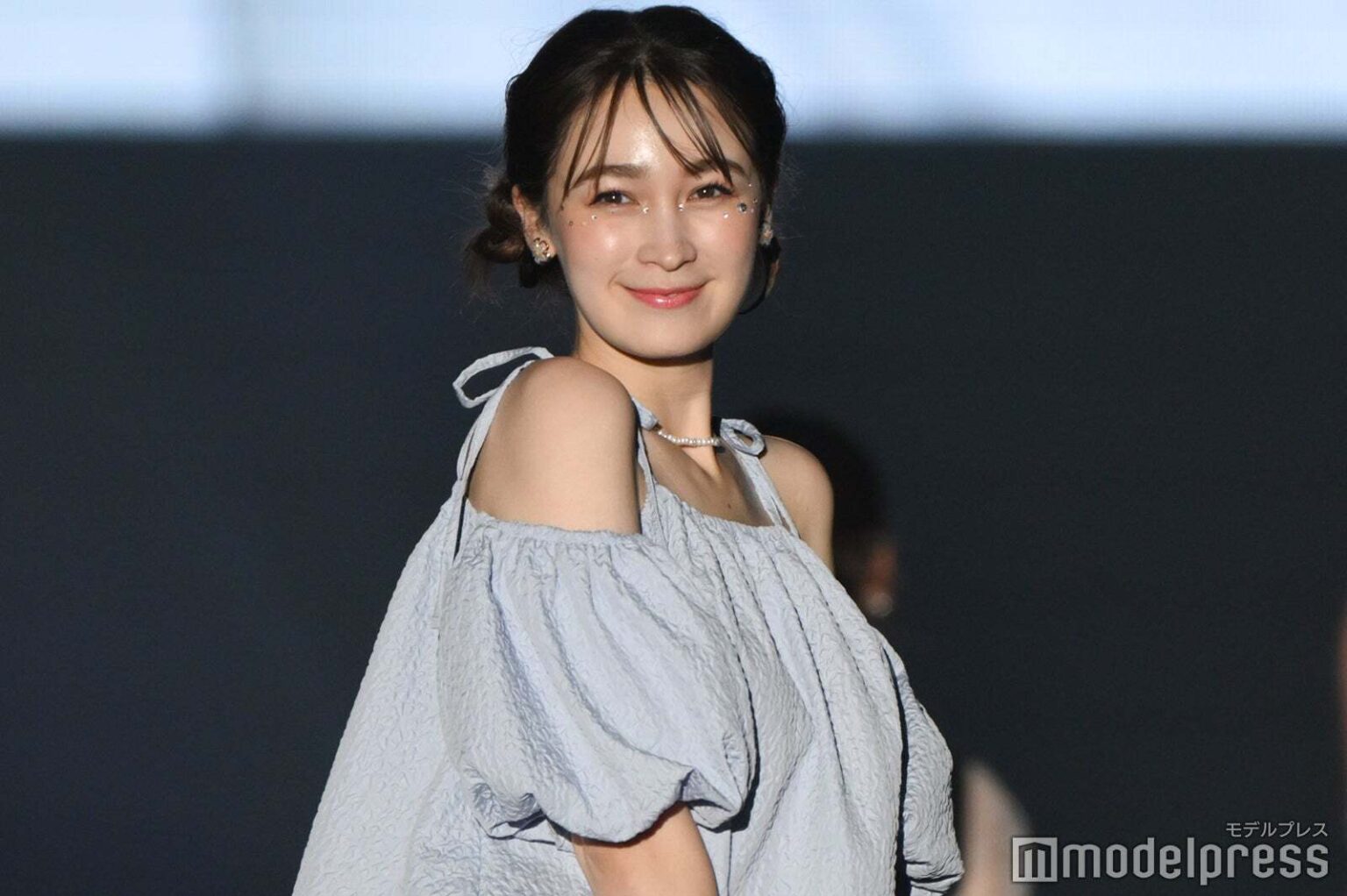 新婚の藤井サチ、“超ミニ”ジャケットスタイルで圧巻美脚スラリ「レベチのスタイル」「全てが憧れ」と反響（モデルプレス） - Yahoo!ニュース