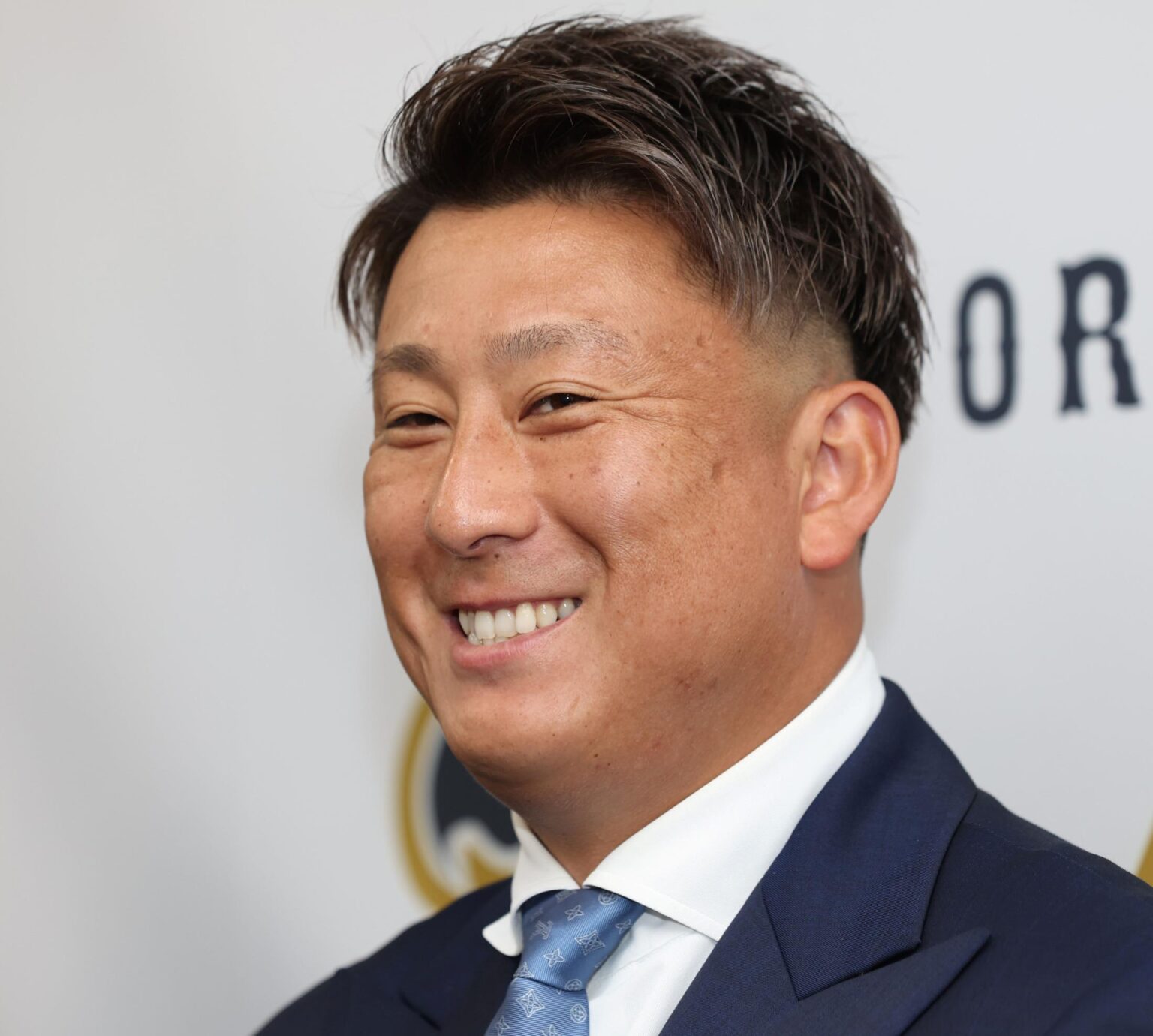 オリックス杉本「ショックやった」１０００万増の７７００万で更改 当初の提示金額から１００万上積みも「この悔しさを白球にぶつけたい」（デイリースポーツ） - Yahoo!ニュース