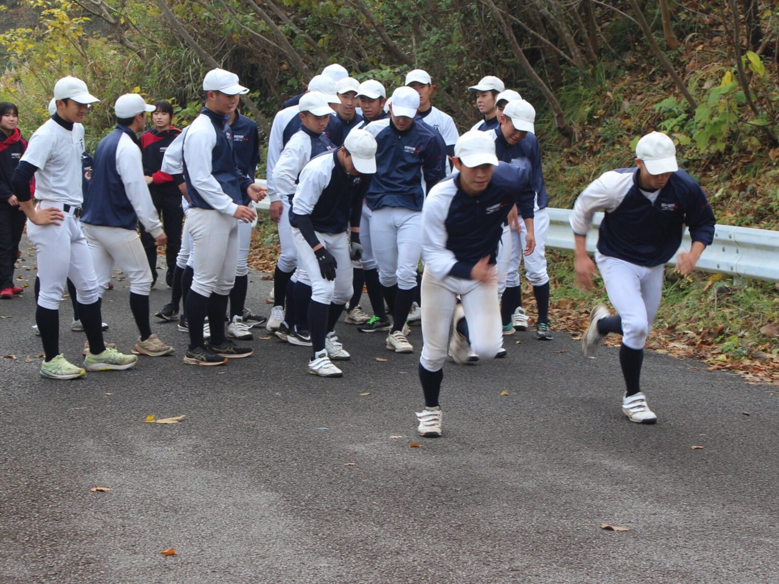 東大・京大合格も出す「長崎屈指の公立進学校」がなぜ甲子園21世紀枠の候補に!? 「1日1時間半の練習」で140km投手を3人育てて躍進の秘訣（Number Web） - Yahoo!ニュース