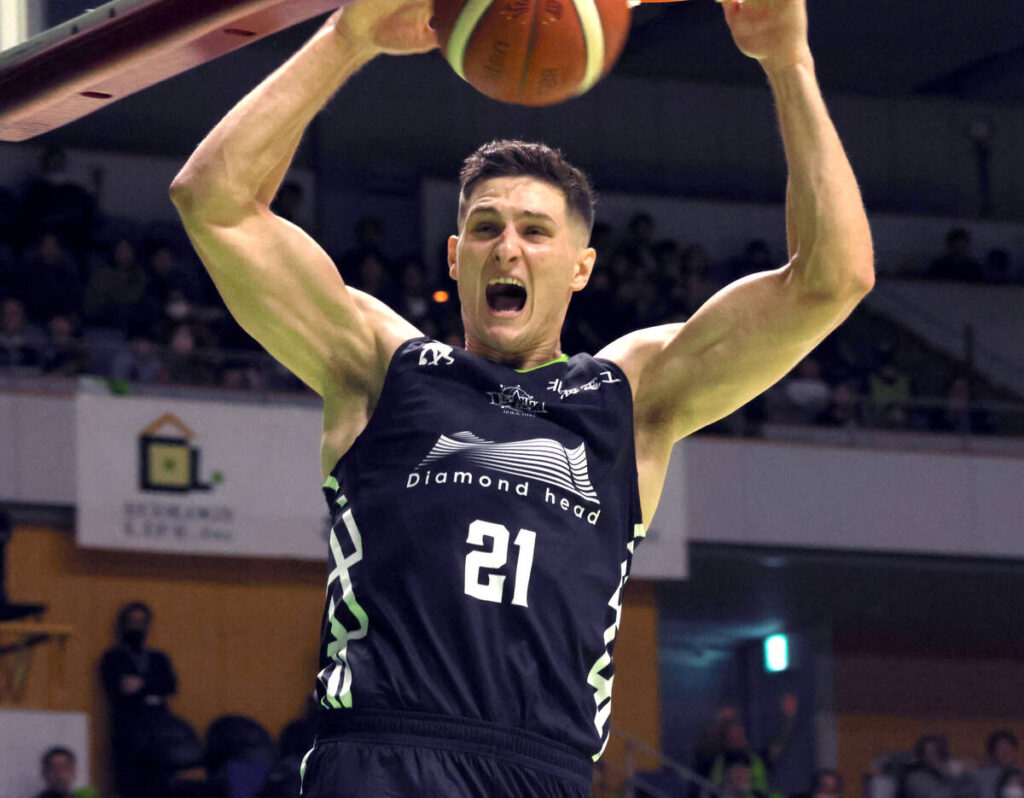 【Ｂ１】レバンガ北海道がホーム１２連勝で再び首位浮上…主力のジョーンズ欠くもハーラーが２０得点「最高です」（スポーツ報知） - Yahoo!ニュース