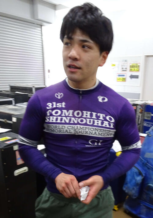 理想は「突っ張り先行」と話す中秀平