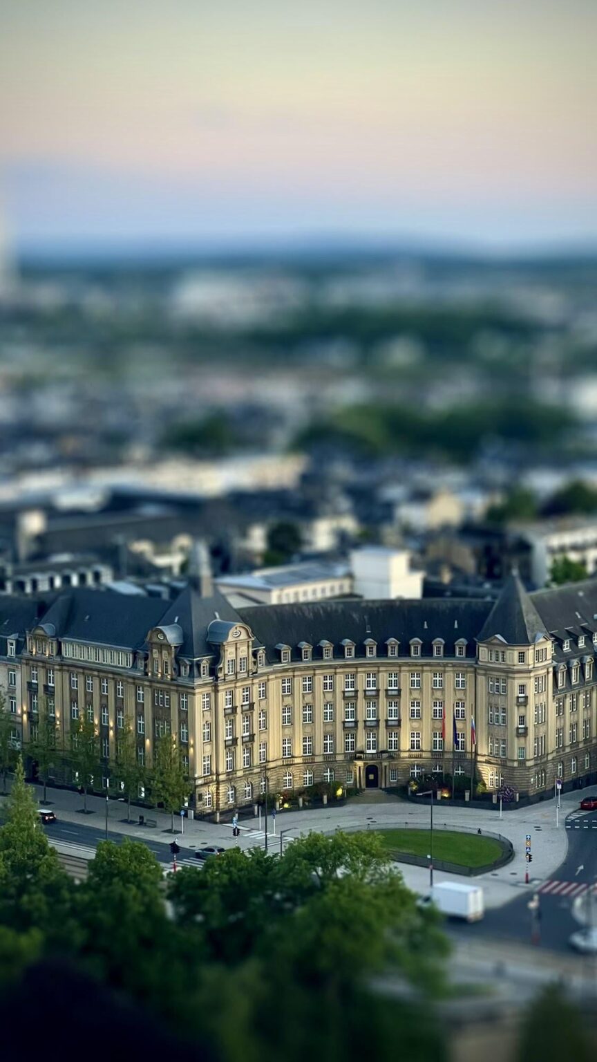 ルクセンブルクは現実ではない