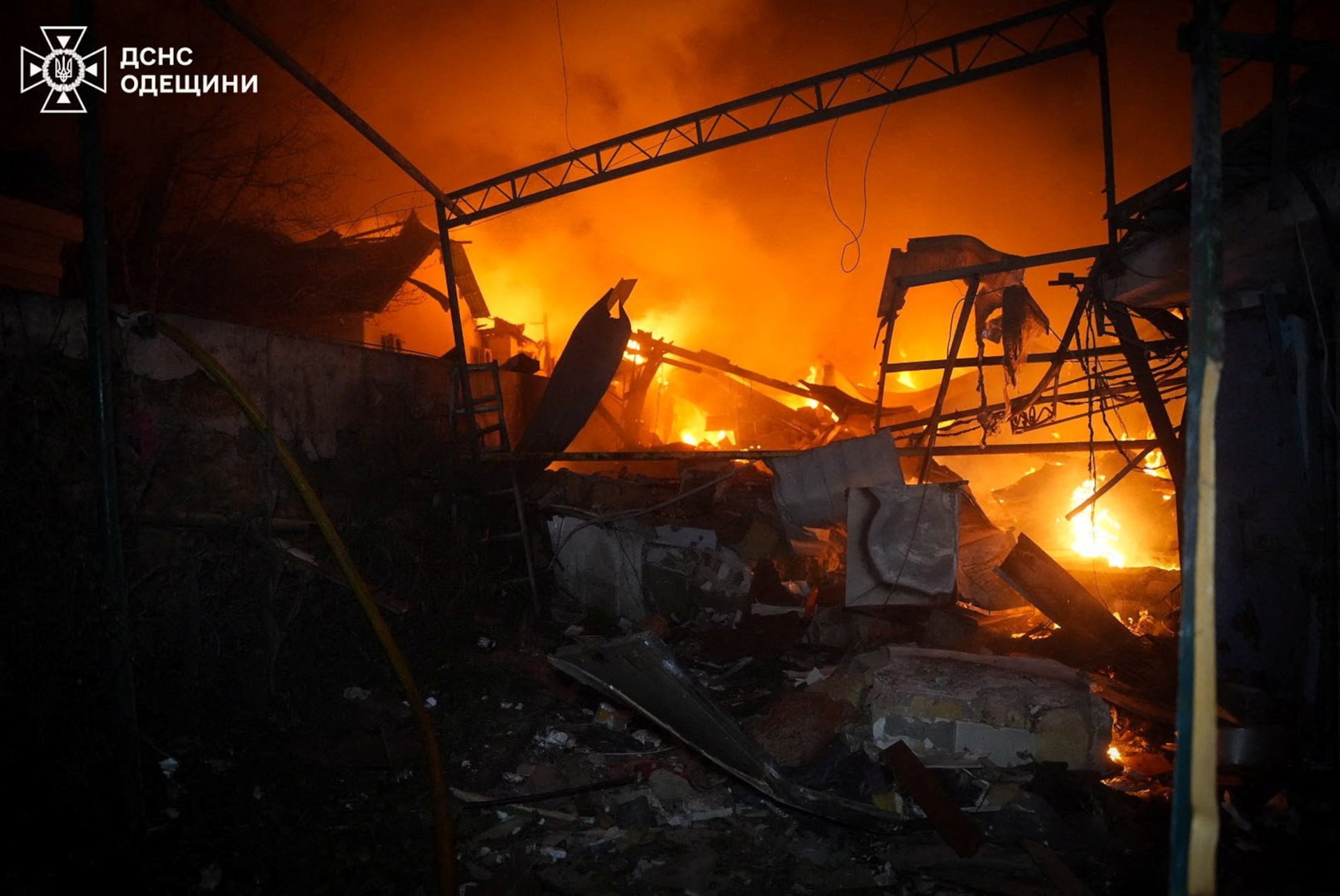 ロシア軍がキーウ攻撃、2人死亡　オデーサも連夜被害　ウクライナ当局発表