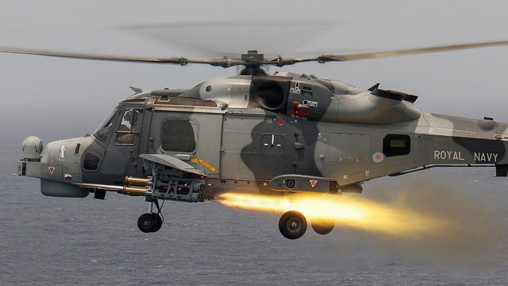 大西洋横断データケーブル付近を徘徊していたロシア船、イギリス海軍の攻撃ヘリコプターによって追い払われた ― 英国とニューヨークを結ぶ2本の海底データケーブルを含む5本の海底データケーブルから4分の3マイル以内に停泊していた