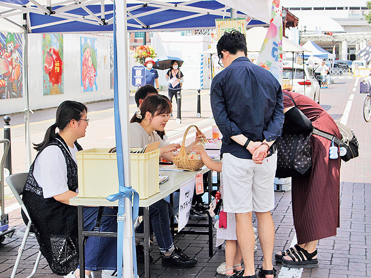「イベントは、読者や地域の方と直接触れ合えるので、よりやりがいを感じます」とスタッフ