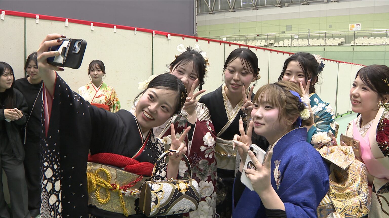 正月の帰省にあわせ「二十歳のつどい」　和歌山・那智勝浦町で９６人が参加